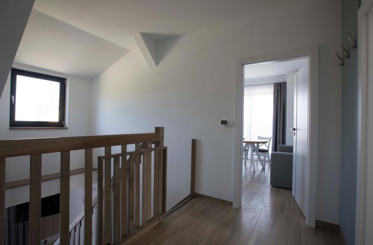 Willa Przy Porcie - Apartamenty Z Aneksami Kuchennymi Ustka Exterior foto