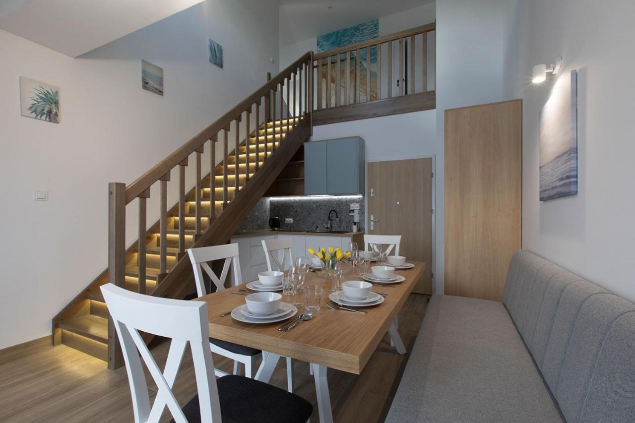 Willa Przy Porcie - Apartamenty Z Aneksami Kuchennymi Ustka Exterior foto