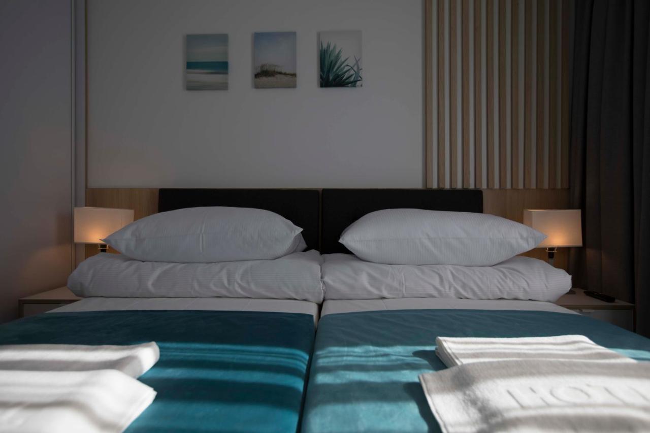 Willa Przy Porcie - Apartamenty Z Aneksami Kuchennymi Ustka Exterior foto
