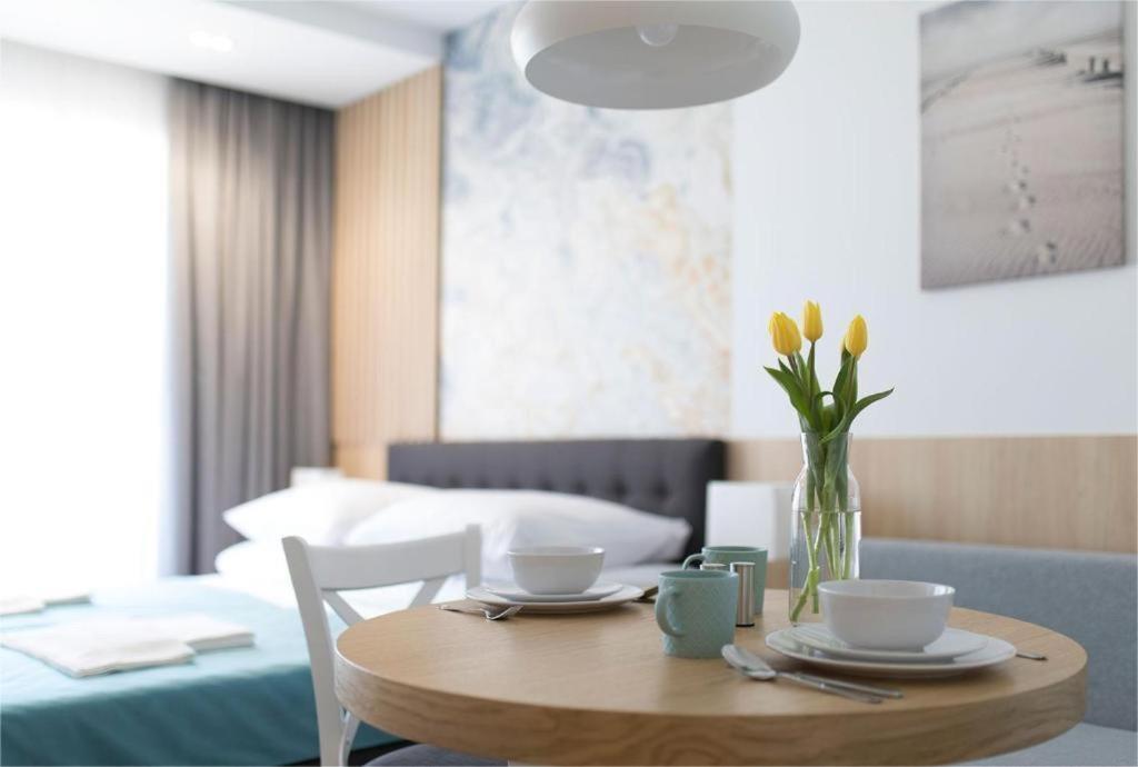 Willa Przy Porcie - Apartamenty Z Aneksami Kuchennymi Ustka Exterior foto