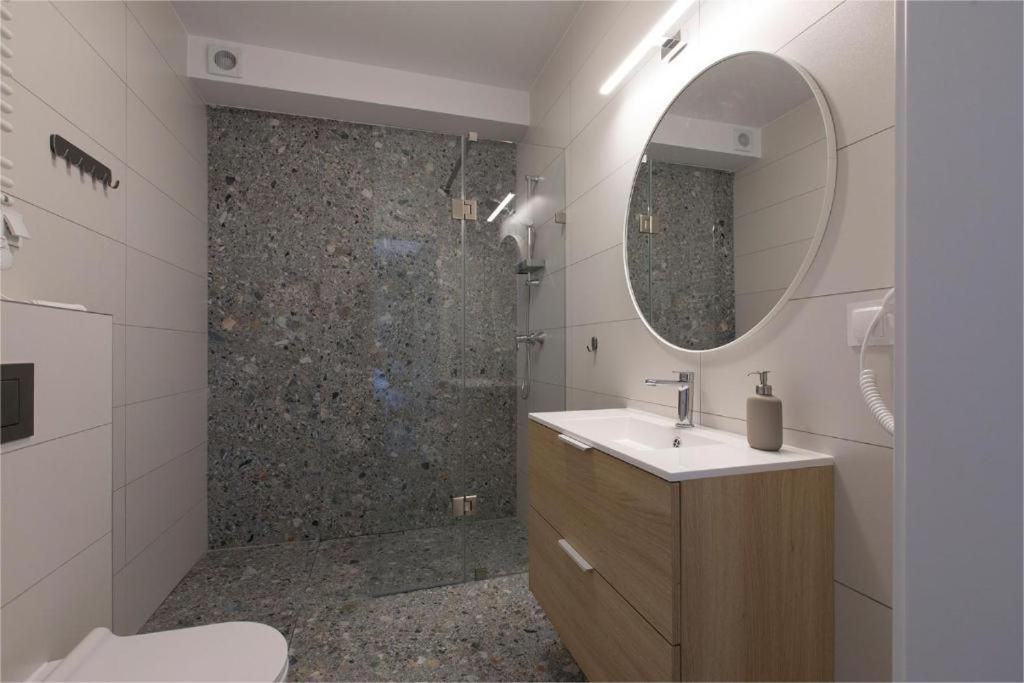 Willa Przy Porcie - Apartamenty Z Aneksami Kuchennymi Ustka Exterior foto
